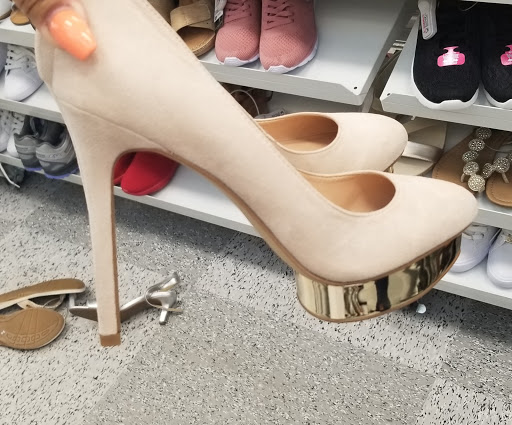 Clothing Store «Ross Dress for Less», reviews and photos, 1101 5th Ave, Hammond, IN 46320, USA