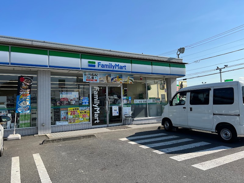 ファミリーマート 草加柿木町店