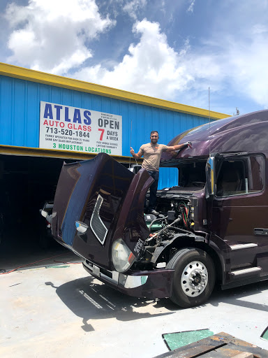 Auto Glass Shop «Atlas Auto Glass», reviews and photos, 716 Fairview St, Houston, TX 77006, USA