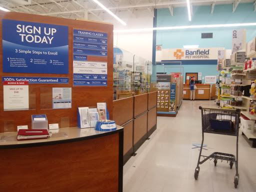 Pet Supply Store «PetSmart», reviews and photos, 1520 Pleasant Valley Rd, Manchester, CT 06042, USA