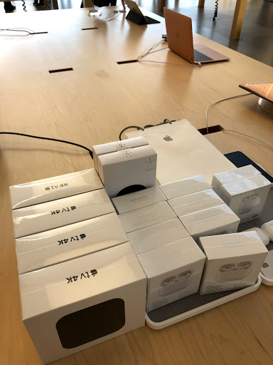 Computer Store «Apple Manhasset», reviews and photos, 1900 Northern Blvd, Manhasset, NY 11030, USA