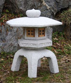 Steinlaternen für Japanische Gärten