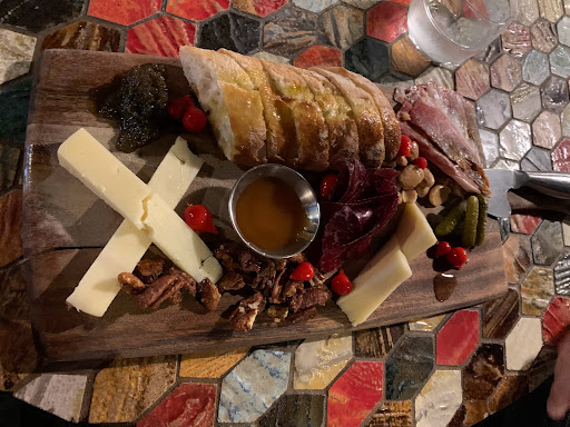 Winery «Red Or White Wine Discount Center», reviews and photos, 323 De La Mare Ave # A, Fairhope, AL 36532, USA