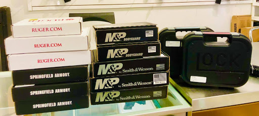 Pawn Shop «Tavares Family Jewelry & Pawn», reviews and photos, 708 W Burleigh Blvd, Tavares, FL 32778, USA