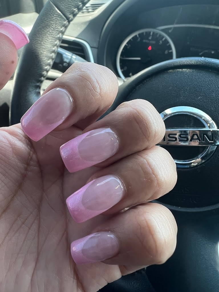 Royal Nails & Spa 91324
