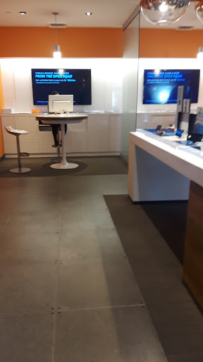 Cell Phone Store «AT&T», reviews and photos, 1580 E 14th St, San Leandro, CA 94577, USA