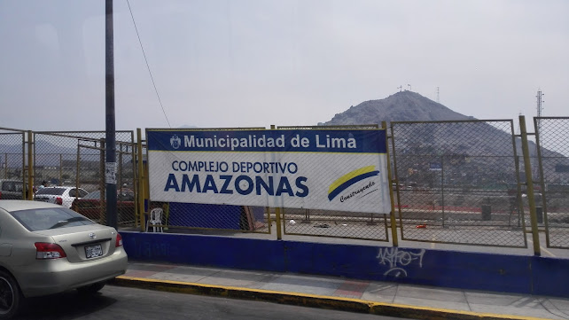 Opiniones de Complejo Deportivo Amazonas en Lima - Campo de fútbol