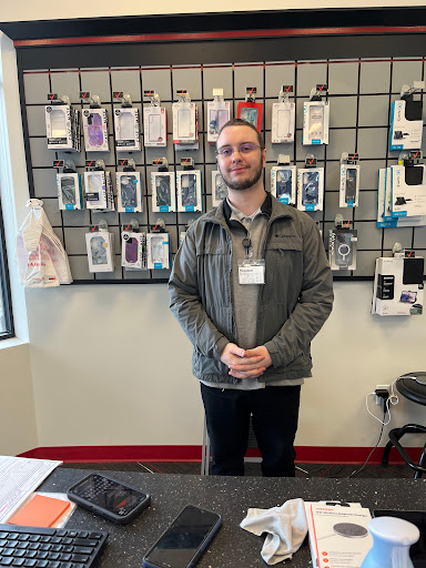 Cell Phone Store «Verizon Wireless - Cellular Plus», reviews and photos, 17390 SE Bluff Rd Suite 2, Sandy, OR 97055, USA