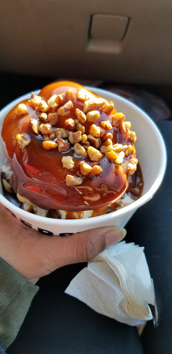 Ice Cream Shop «Sanders Chocolate & Ice Cream Shoppes - Wyandotte», reviews and photos, 3042 Biddle Ave, Wyandotte, MI 48192, USA