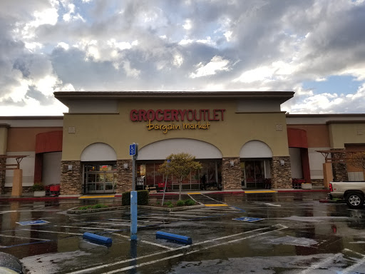 Grocery Store «Grocery Outlet Bargain Market», reviews and photos, 424 Roseville Square, Roseville, CA 95678, USA