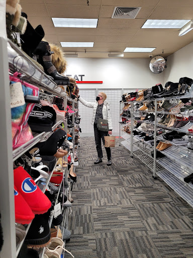 Clothing Store «Burlington Coat Factory», reviews and photos, 833 Lancaster Dr NE, Salem, OR 97301, USA