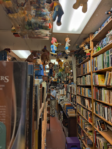 Bonnetts Book Store image 6