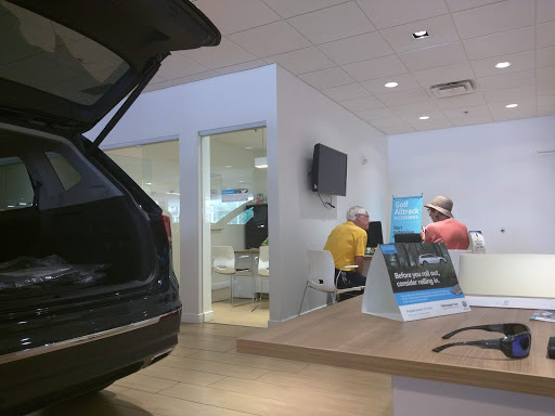 Used Car Dealer «Volkswagen of Clarksville», reviews and photos, 406 E Lewis and Clark Pkwy, Clarksville, IN 47129, USA