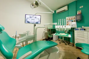 Dental Clinic El Camison image
