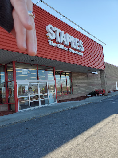Office Supply Store «Staples», reviews and photos, 601 Troy Schenectady Rd, Latham, NY 12110, USA