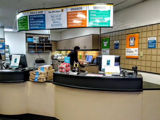 Shipping and Mailing Service «The UPS Store», reviews and photos, 2308 Mt Vernon Ave, Alexandria, VA 22301, USA