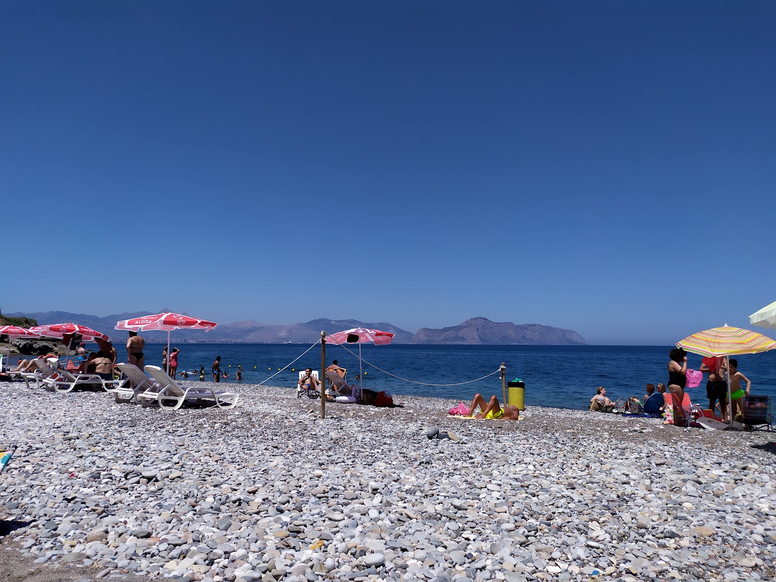 Fotografija Ficarazzi beach z turkizna čista voda površino