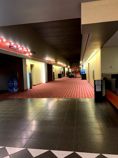 Movie Theater «Regal Cinemas Richmond Town Square 20», reviews and photos, 631 Richmond Road, Richmond Heights, OH 44143, USA