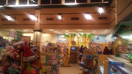 Book Store «Barnes & Noble», reviews and photos, 235 Daniel Webster Hwy, Nashua, NH 03060, USA