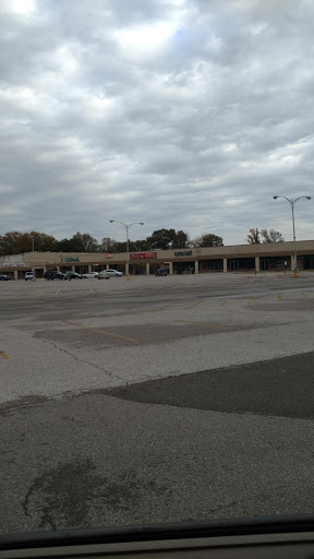Shopping Mall «Northgate Shopping Center», reviews and photos, 3200 Thomas St, Memphis, TN 38127, USA