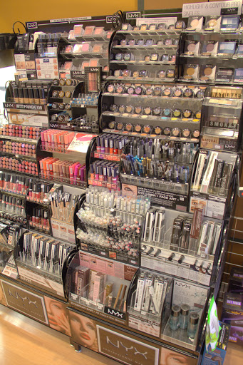 Beauty Supply Store «Lux Beauty Supply & Salon», reviews and photos, 88 Broad St, Red Bank, NJ 07701, USA