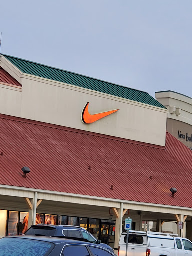 Shopping Mall «Edinburgh Premium Outlets», reviews and photos, 11622 NE Executive Dr, Edinburgh, IN 46124, USA