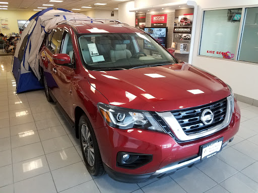 Nissan Dealer «Larry H. Miller Nissan Southwest», reviews and photos, 5067 S Wadsworth Blvd, Littleton, CO 80123, USA