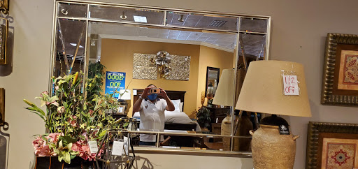 Shopping Mall «Frederick Shopping Center», reviews and photos, 1305 W 7th St, Frederick, MD 21702, USA