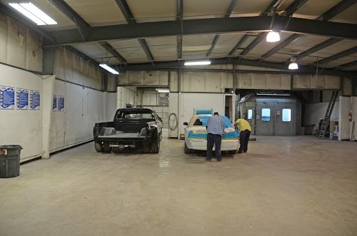 Auto Body Shop «Maaco Collision Repair & Auto Painting», reviews and photos, 1308 Central Pkwy SW, Decatur, AL 35601, USA