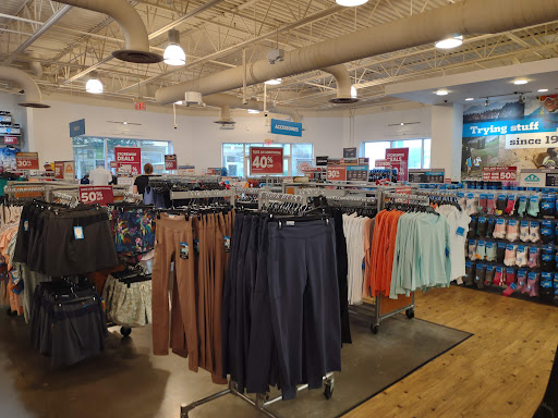 Sportswear Store «Columbia Sportswear Outlet Store», reviews and photos, 5885 Gulf Fwy #301, Texas City, TX 77591, USA