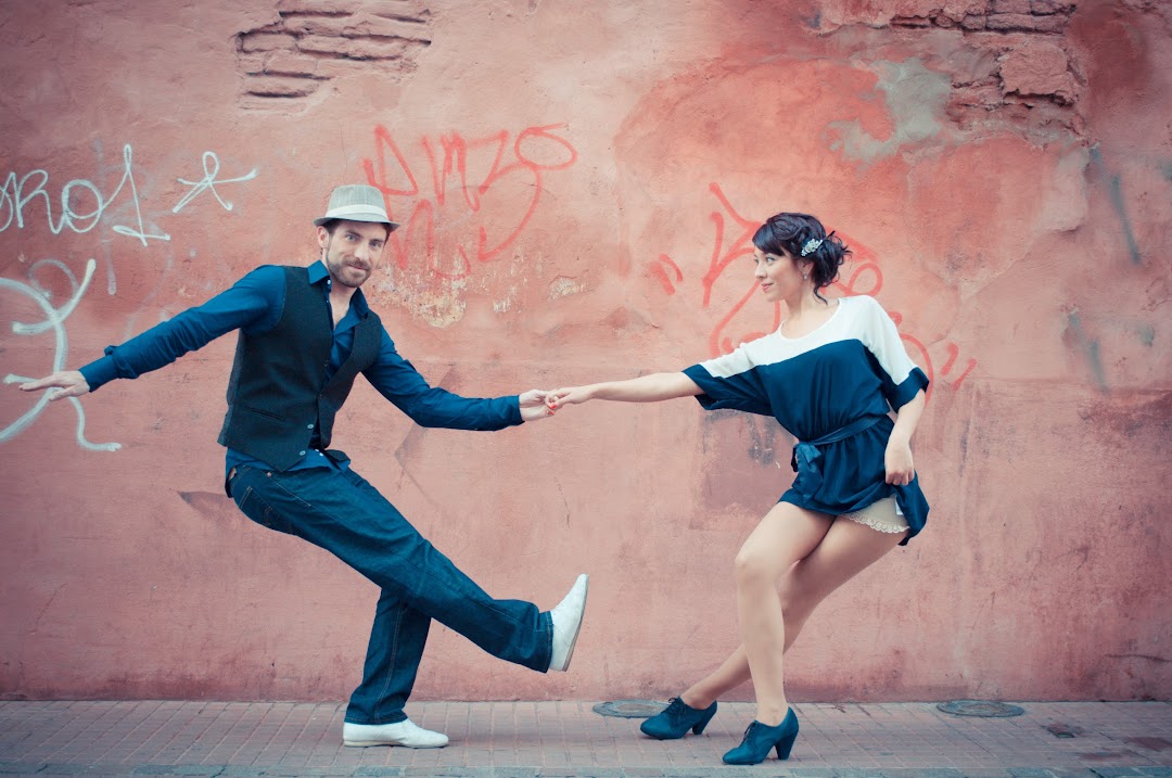 Bailá Swing Escuela de Baile (Lindy Hop Authentic Jazz Charleston Rock and Roll Boogie Woogie)