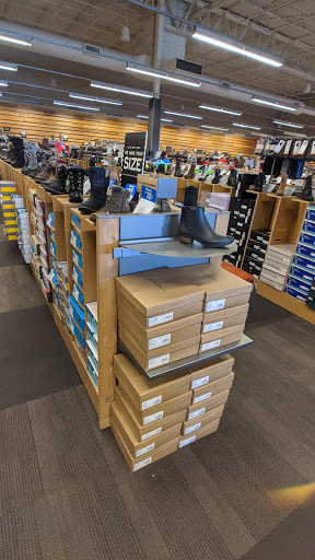 Shoe Store «DSW Designer Shoe Warehouse», reviews and photos, 11500 Burleigh St., Wauwatosa, WI 53222, USA