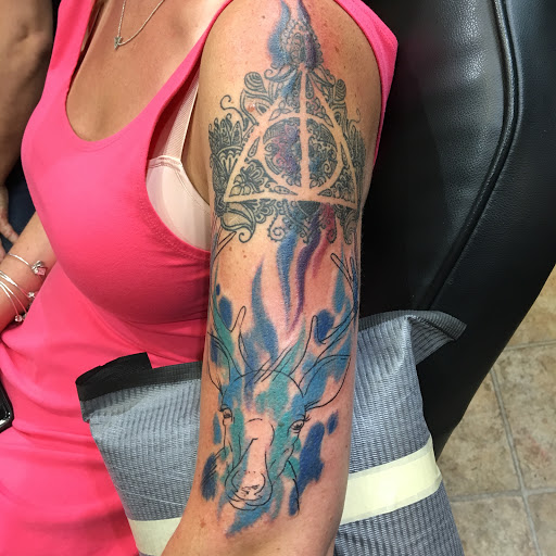 Tattoo Shop «Wonderland Tattoo Studio», reviews and photos, 23531 Little Mack Ave, St Clair Shores, MI 48080, USA