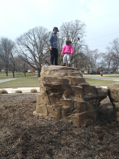 Park «Montgomery Park», reviews and photos, 301 N River St, Montgomery, IL 60538, USA