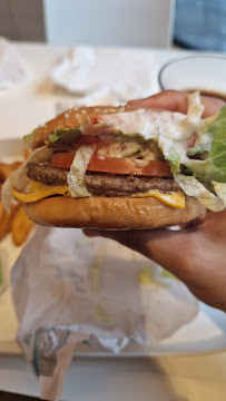 Cheeseburger du Restauration rapide McDonald's Les Mureaux - n°2