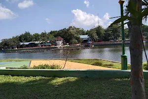 Air Mancur Taman Kota Kolam Kijang image