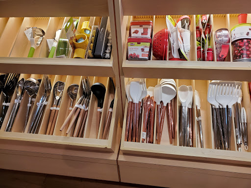 Kitchen Supply Store «Williams-Sonoma», reviews and photos, 13499 S Cleveland Ave #157, Fort Myers, FL 33907, USA