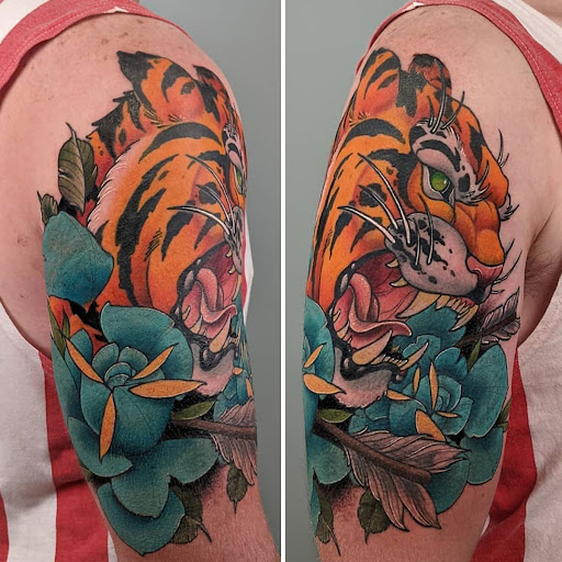 Tattoo Shop «Daybreak Tattoo», reviews and photos, 5817 S Westnedge Ave, Portage, MI 49002, USA