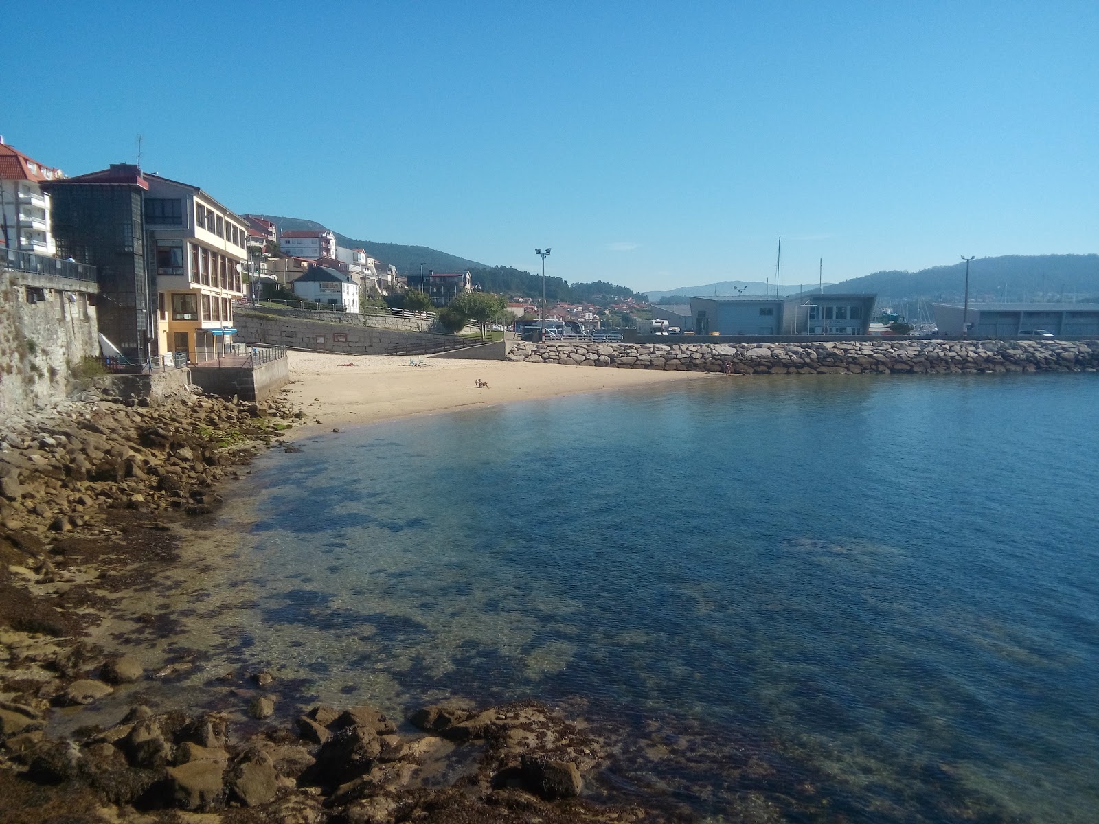 Foto di Playa Nueva Parada con una superficie del sabbia beige