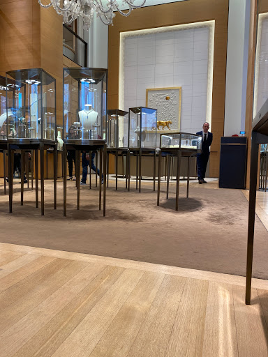 Jewelry Store «Cartier», reviews and photos, 370 N Rodeo Dr, Beverly Hills, CA 90210, USA