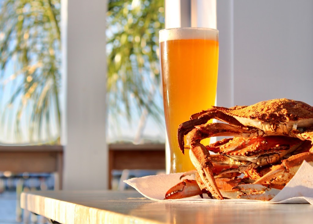 Admirals Club Beachside Bar 21661