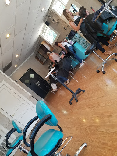 Hair Salon «Mecca Hair Salon», reviews and photos, 117 E 7th St, Georgetown, TX 78626, USA