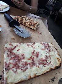 Tarte flambée du Restaurant français Restaurant s'Bronne Stuebel à Bernolsheim - n°9