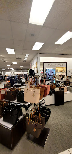 Shopping Mall «VIA|Port Florida Mall», reviews and photos, 10401 US-441, Leesburg, FL 34788, USA