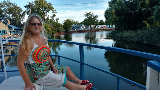 Food and Drink «The Double D Bar & Grill», reviews and photos, 240 N River Rd, Mt Clemens, MI 48043, USA