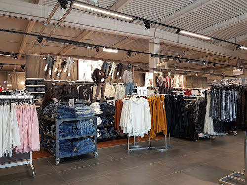 Magasin de vêtements Magasin Kiabi PUGET Puget-sur-Argens