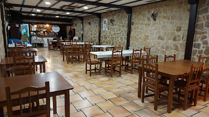 Hostal restaurante El Jardin - C. el Jardín, 5, 24234 Laguna de Negrillos, León, Spain