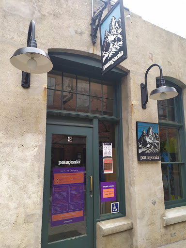 Clothing Store «Patagonia Pasadena», reviews and photos, 47 N Fair Oaks Ave, Pasadena, CA 91103, USA
