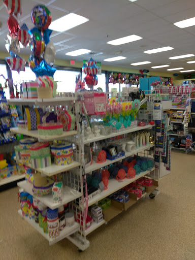 Dollar Store «Dollar Tree», reviews and photos, 4005 Manzanita Ave #32, Carmichael, CA 95608, USA