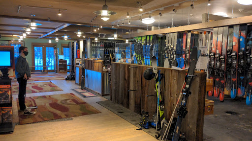 Ski Rental Service «Pinnacle Ski And Sports», reviews and photos, 3391 Mountain Rd, Stowe, VT 05672, USA